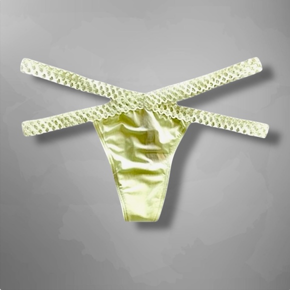 Victoria’s Secret thong panty S new - Picture 1 of 5